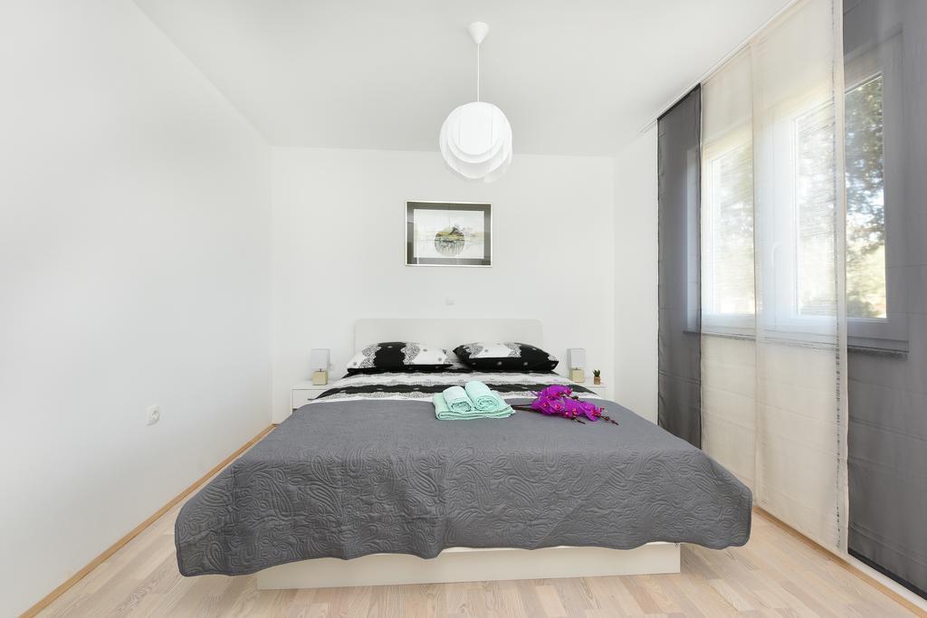 Apartman Kresan ซูโกชัน ภายนอก รูปภาพ